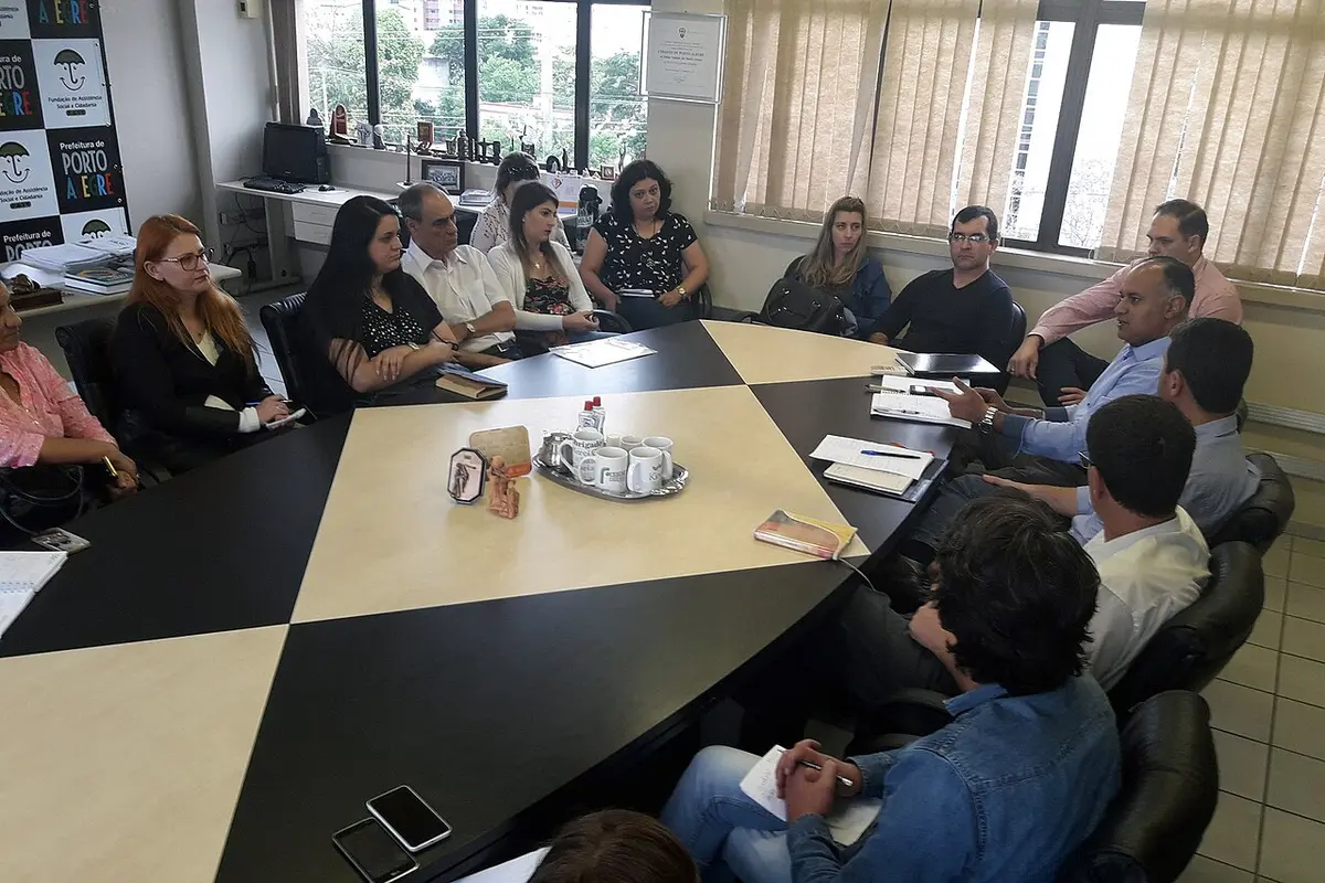 Reunião entre a assistência social e instituições parceiras de acolhimento, em Porto Alegre, 2017.