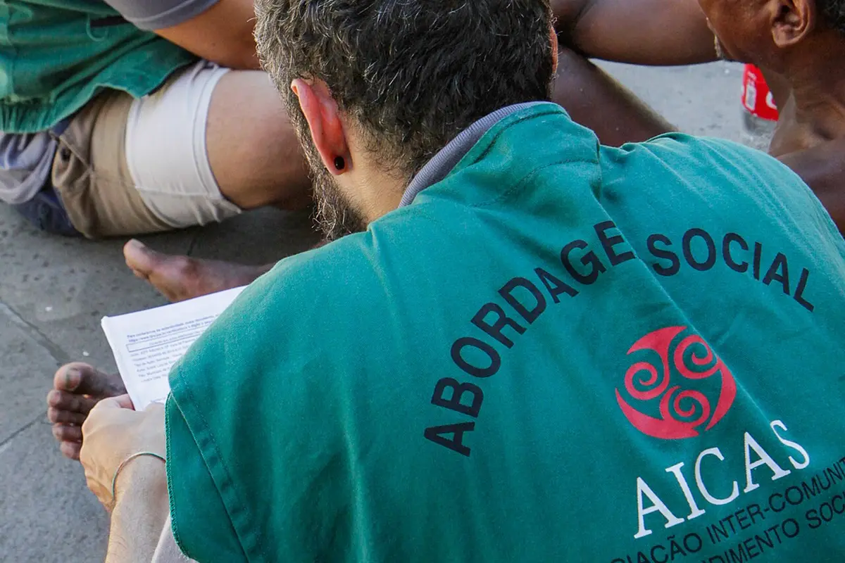 Equipe de abordagem social em ação com pessoas em situação de rua em Porto Alegre, 2019.